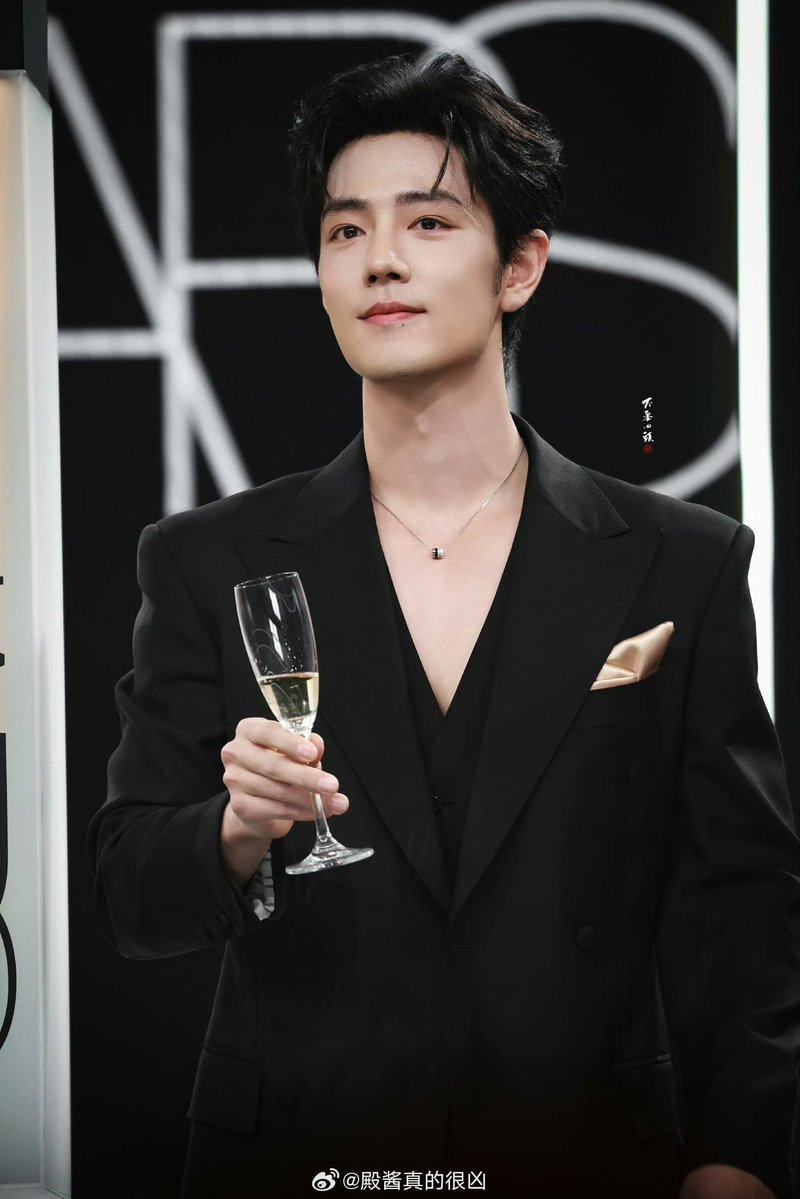 What an handsome man 😍

XIAO ZHAN NARS AESTHETIC 
#XiaoZhanNarsEvent26
#XiaoZhan