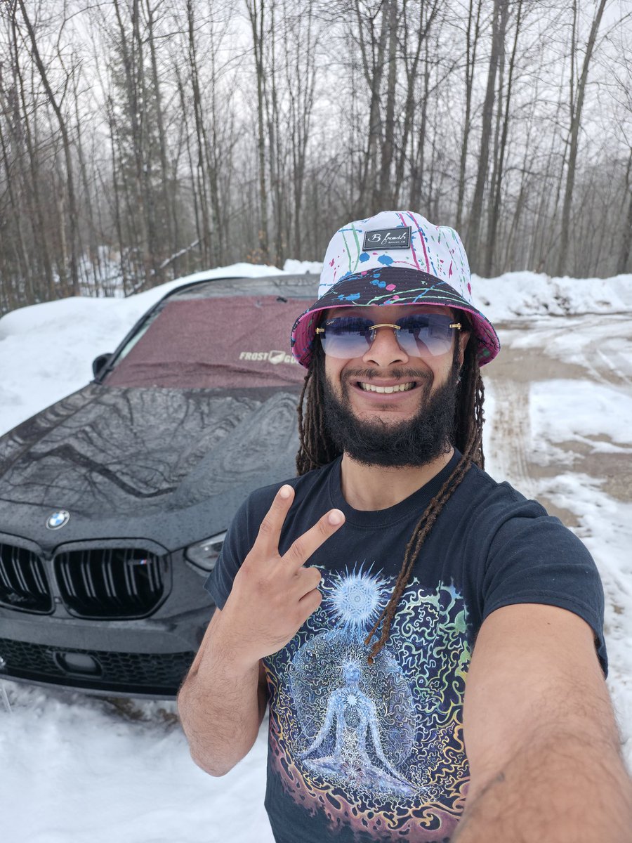 James (Posted) 🛸 tweet media