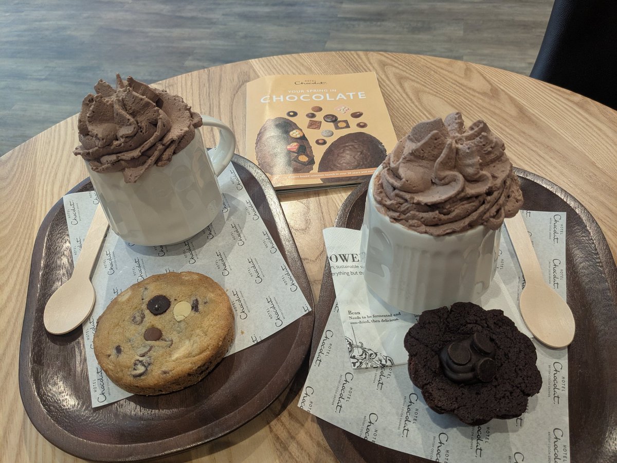 Late Train tweet media