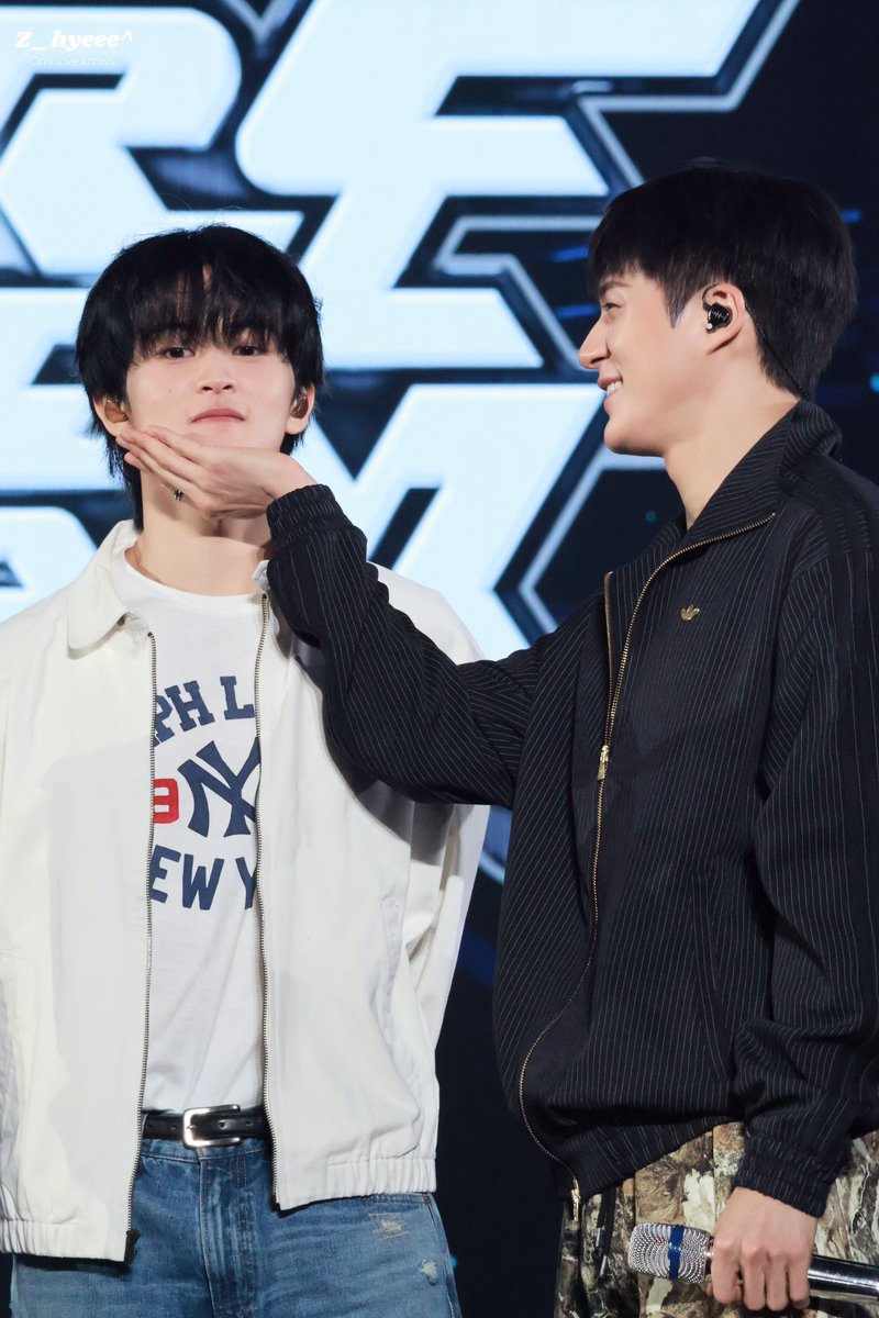 เซอวิสให้แฟนคลับ ❌ เซอวิสตัวเอง ✅ ยิ้มแก้มแตกละ