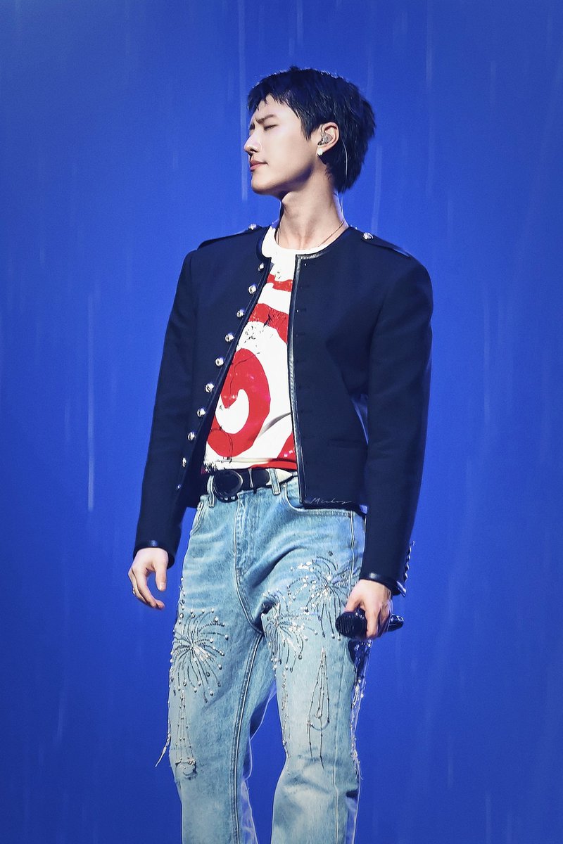 Bramble_0304's tweet photo. 260314 Day1
drowning💧

#WOODZ #우즈 #조승연 #Archive1_in_Incheon https://t.co/3S9yzXOXCD