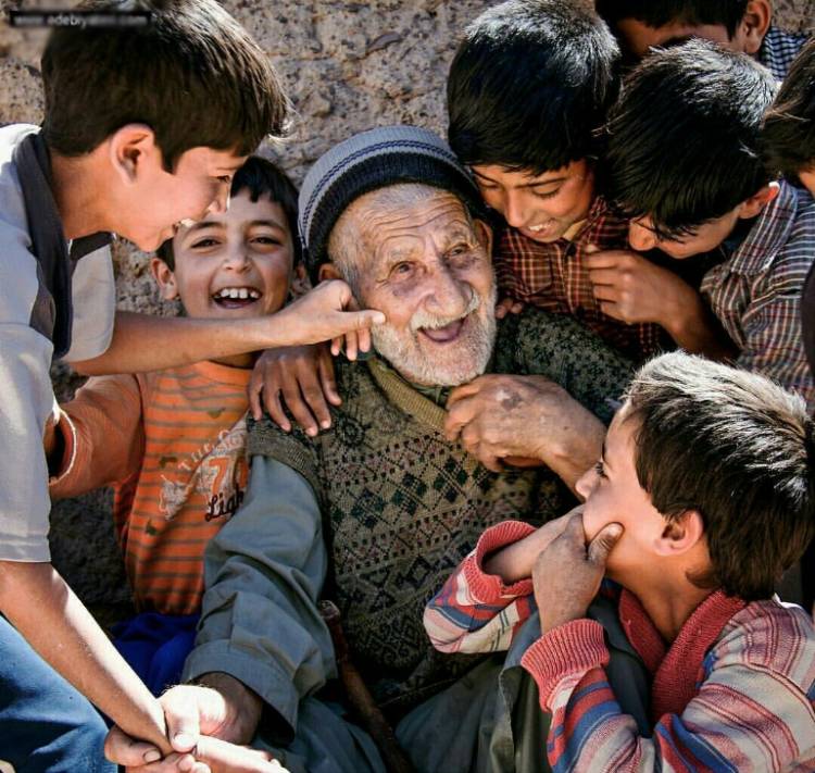 Çocukların ölmediği Şeker tadında, huzur dolu ve sevdiklerinizle yan yana geçecek nice bayramlara. Bayramınız kutlu olsun, her gününüz bayram neşesiyle dolsun.
Coşkulu bayramlar dilerim
#RamazanBayramı
#BayramınızMübarekOlsun
#Bayramlaşma 
#BayramMesajı 
#عيد_الفطر_١٤٤٧ه