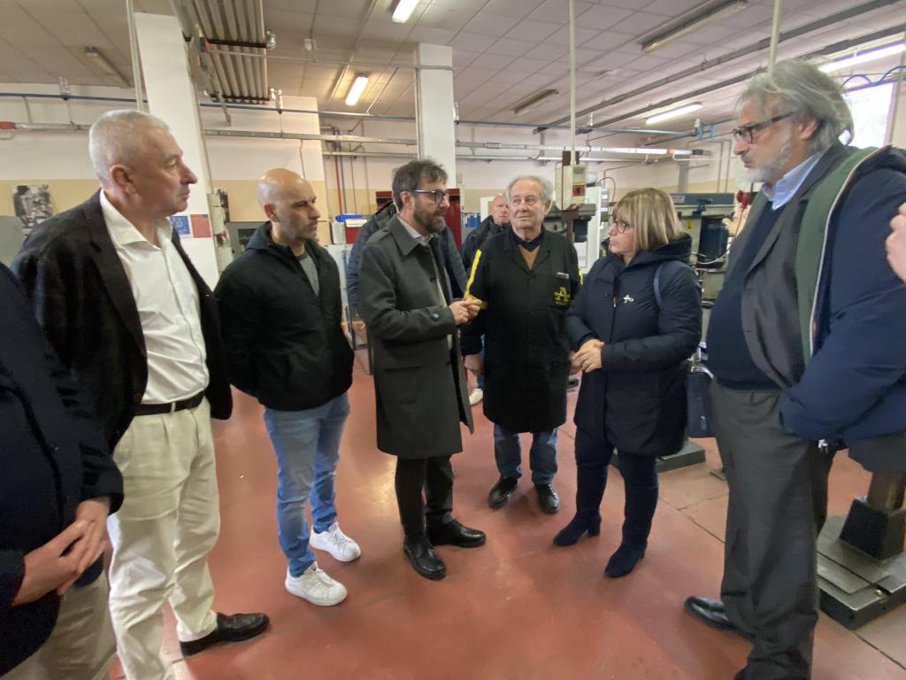 Rickmarcellitr's tweet photo. Consiglio generale #CislUmbria nella Scuola Arti e Mestieri #Bufalini di Città di Castello con la presenza della segretaria generale CISL @CislNazionale Confederazione Italiana Sindacati Lavoratori  Daniela #Fumarola: "Buona pratica da espandere e da conoscere" https://t.co/pXKjEHSLmT