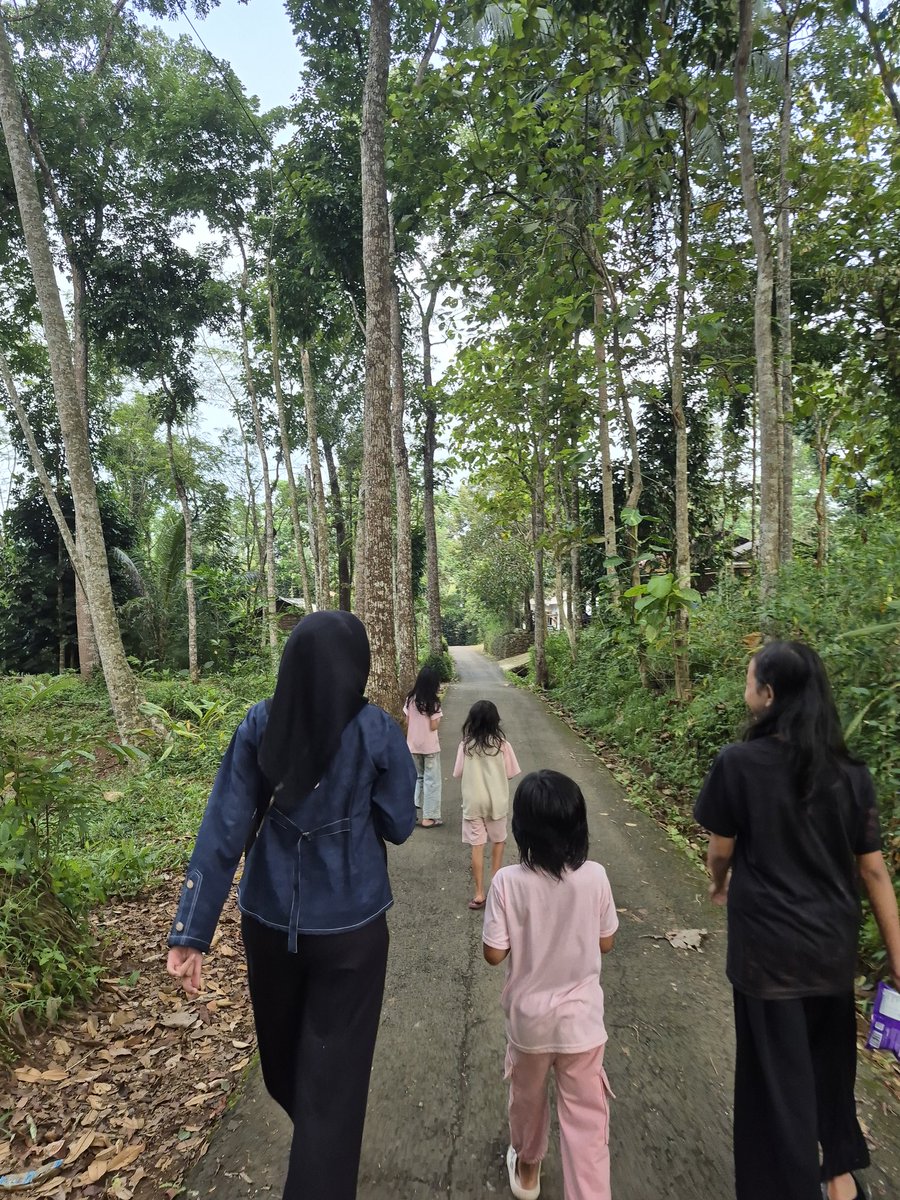 kyh_bae's tweet photo. @tanyarlfes Yoiiii, sore ini abis ngejajanin bocil di kampung mama🙂‍↕️☝🏻 https://t.co/VFXsJJ7SDW