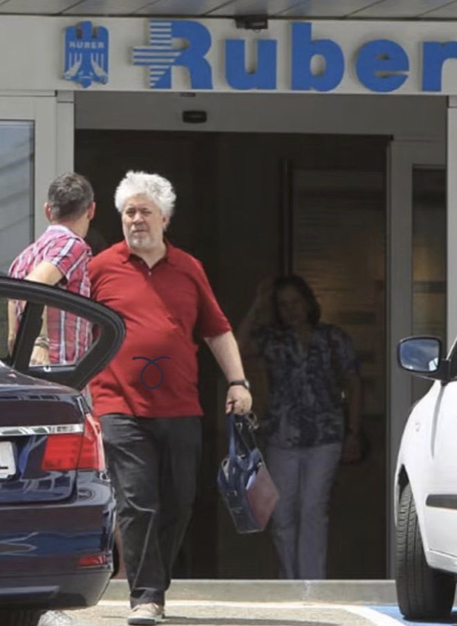 August Landmesser tweet media