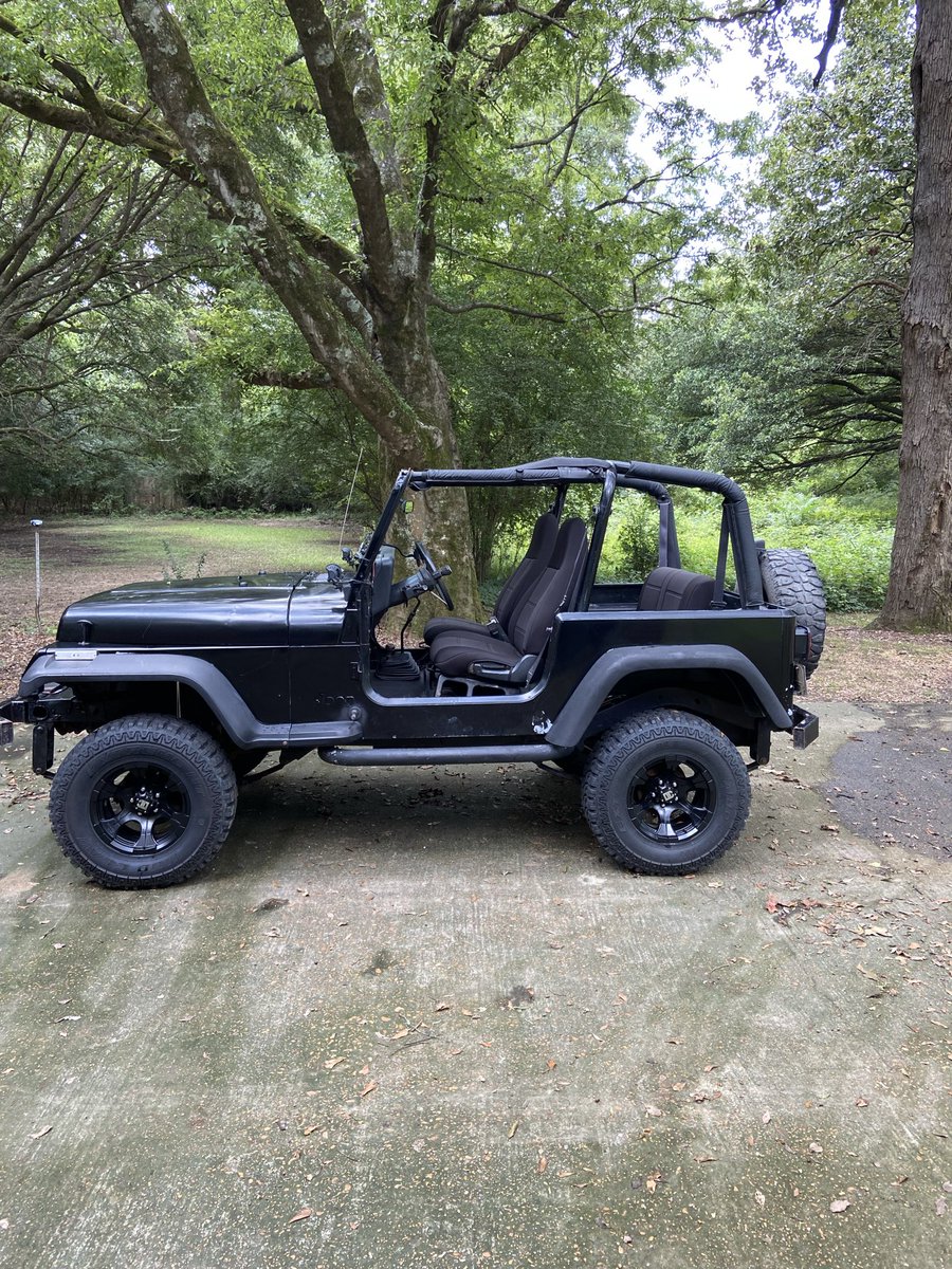 wpkindred's tweet photo. It’s that time of year….no ducks riding in this Jeep. https://t.co/98N0ocZy9L