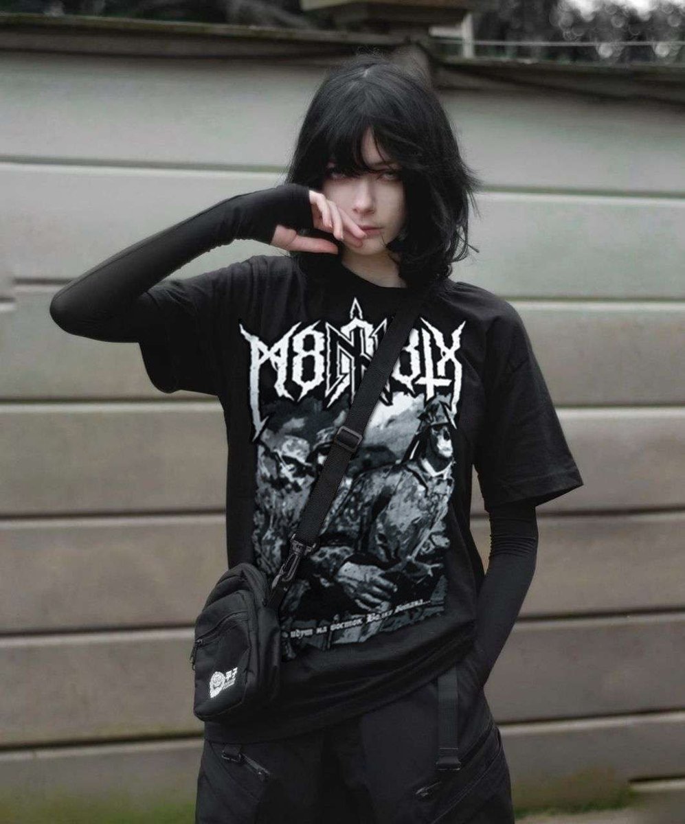 Chucky Ви tweet media