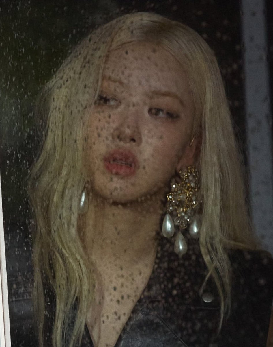 ROSÉ DAYS tweet media