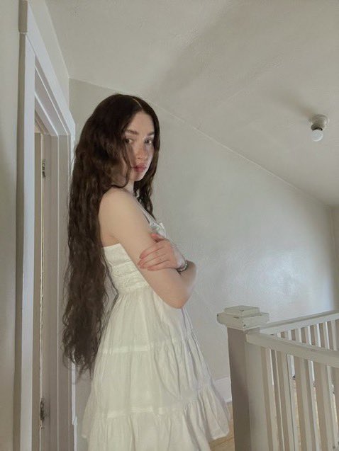 SUMMER JAMES tweet media