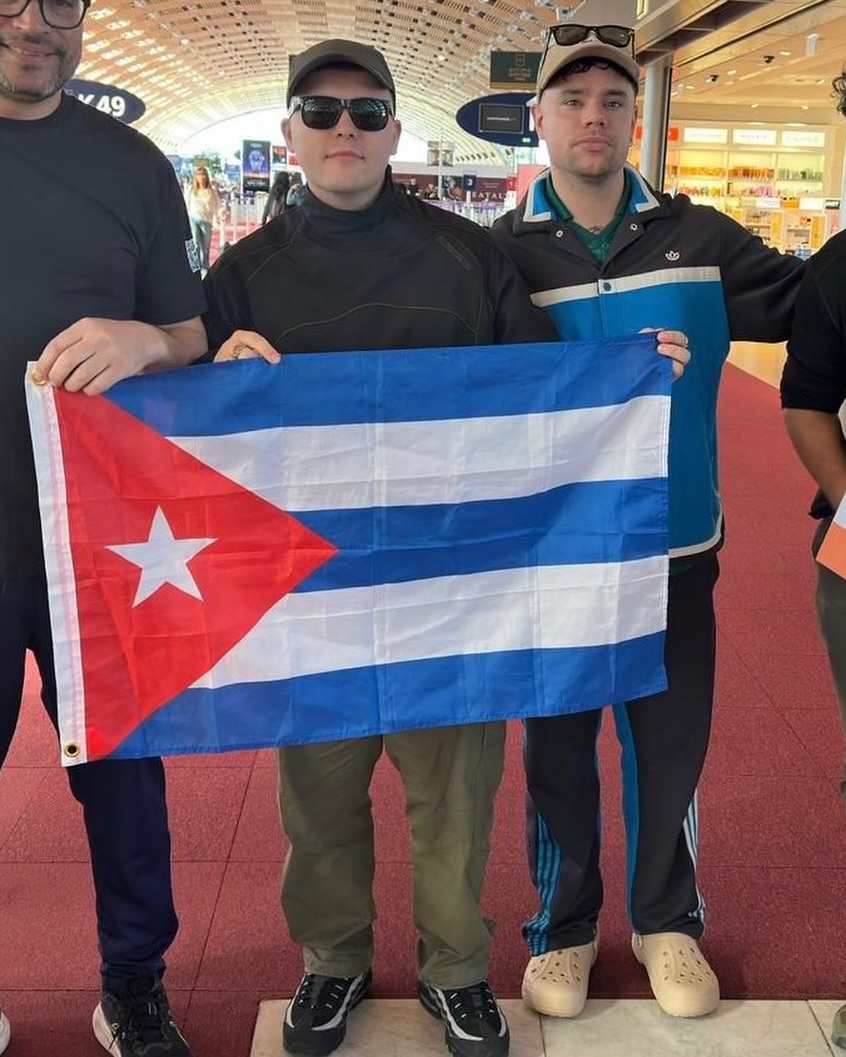 Antifa_Ultras tweet media