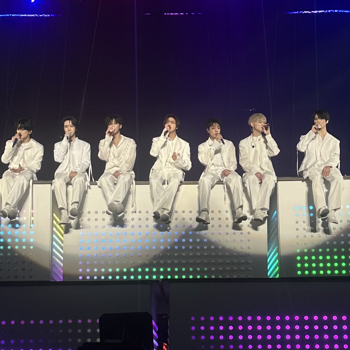 𝐍𝐎 tweet media