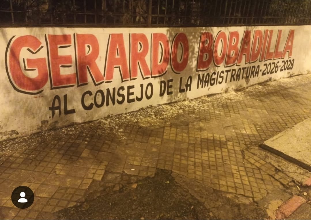 olimpistaodios2's tweet image. Malas noticias para El significativamente corrupto de la UNA. Al parecer su idea de volver al CM no corre. Aunque este es su llavero... parece hubo divorcio. La llanura ya esta a la vista.  Y es oportuno recordar que su esposa esta siendo investiga por el @Jem_py  #UNA #DERECHO