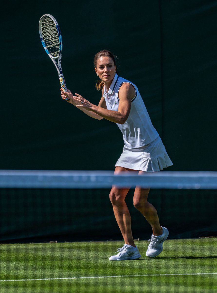 Kate’s Power Suit tweet media