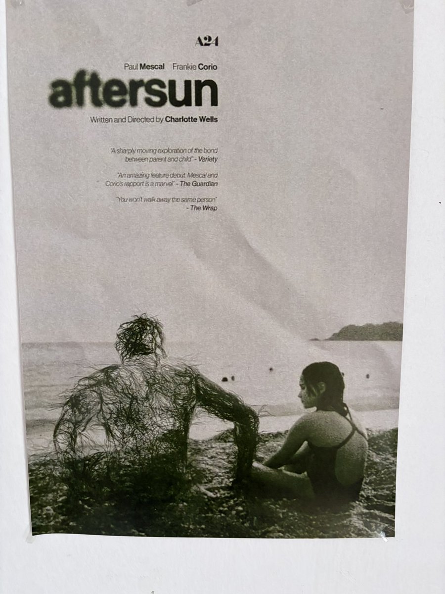 Bu yüzden koşa koşa duvarıma yapıştırdım…