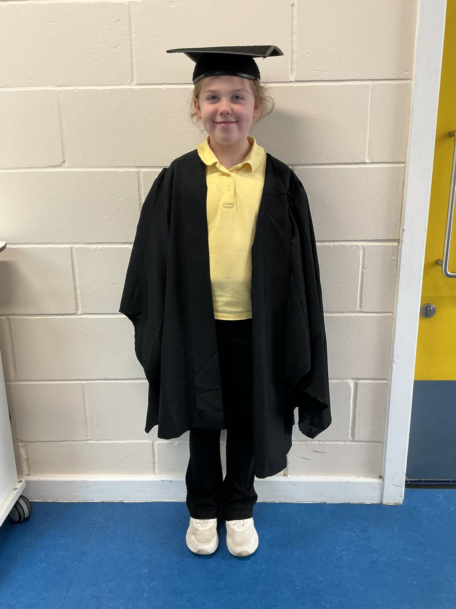 Miss Cooper & Miss Thompson tweet media