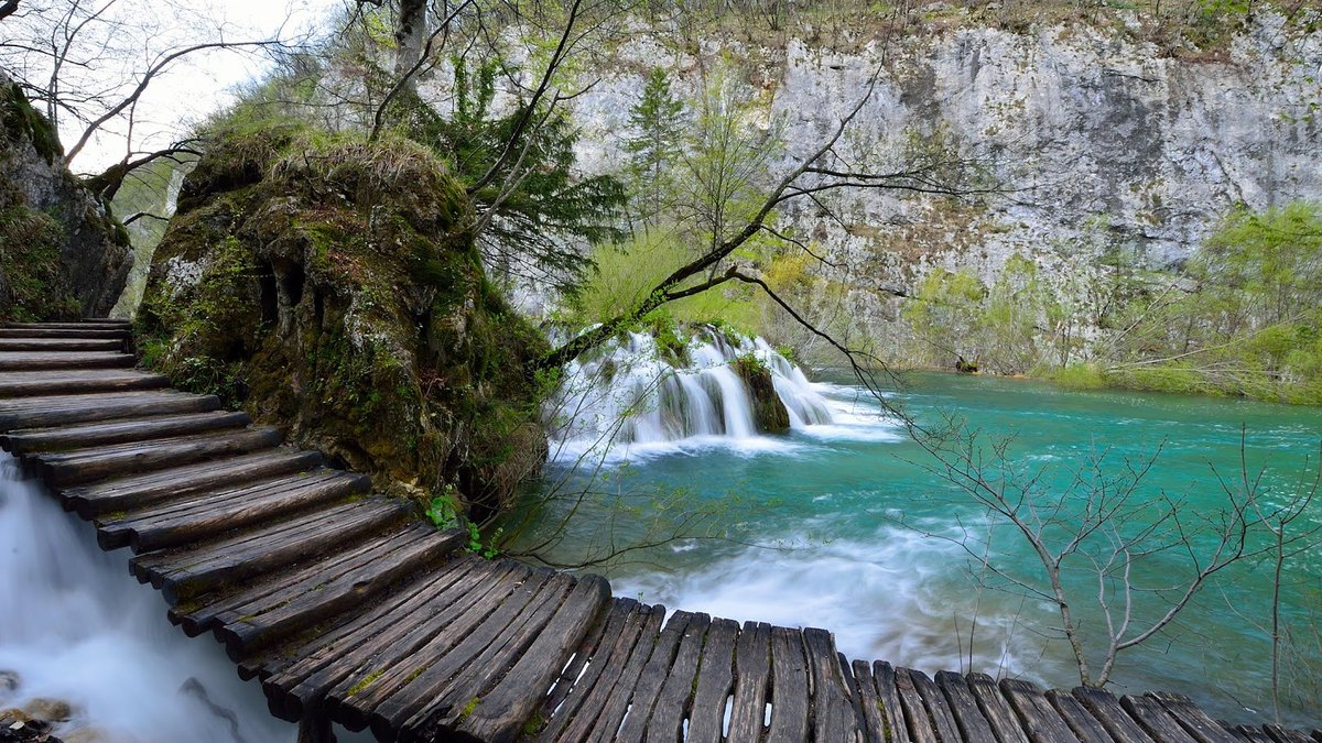 Plitvice Lakes National Park tweet media