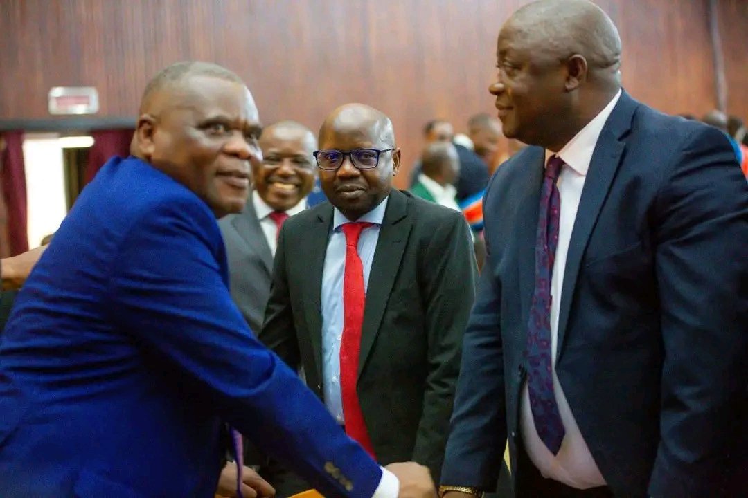 Lancement d'une session Parlementaire décisive en #RDC ! 🇨🇩
L'objectif est clair : restaurer la paix à l'Est, ratifier des accords stratégiques (Rwanda, USA) et exiger une meilleure gouvernance par un contrôle accru. L'unité nationale reste notre boussole. 

<a href="/AssembleeNatRDC/">Assemblée nationale 🇨🇩</a>