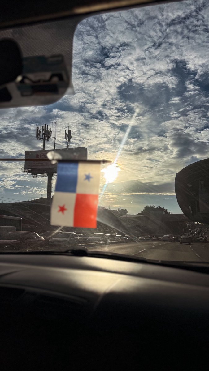 D • a • y tweet media