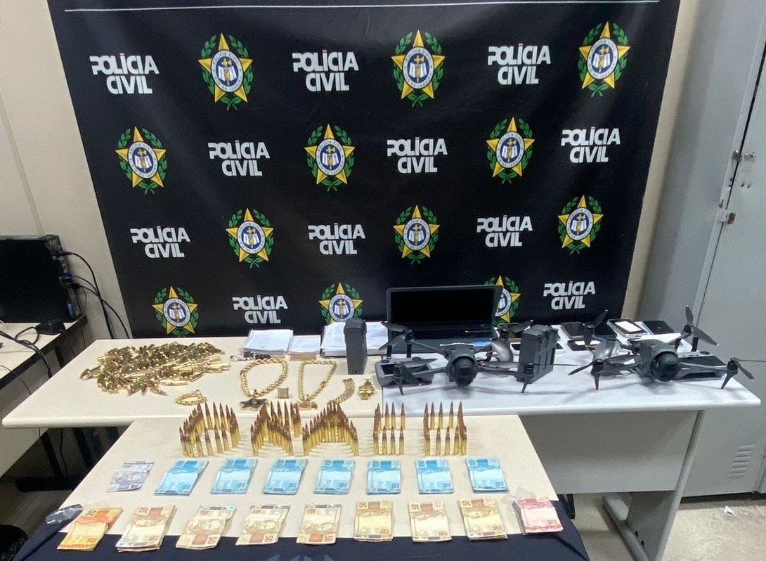 Felipe213065's tweet photo. 🆘 ATENÇÃO 🆘
APÓS A DRACO VIM FAZENDO UM ÓTIMO TRABALHO CONTRA AS MILÍCIAS , JUNINHO VARÃO (🏺) ESTÁ PEDINDO AJUDA AOS SEUS POLÍTICOS E ALGUNS POLÍCIAS QUE RECEBEM DA FOLHA , PARA QUE CHEGUE NO DELEGADO DA DRACO UM ACORDO COMO ESTÁ SENDO FEITO COM O CORONEL ODAIR DO 24BPM CONT⬇️ https://t.co/LSg7pNF4Ci