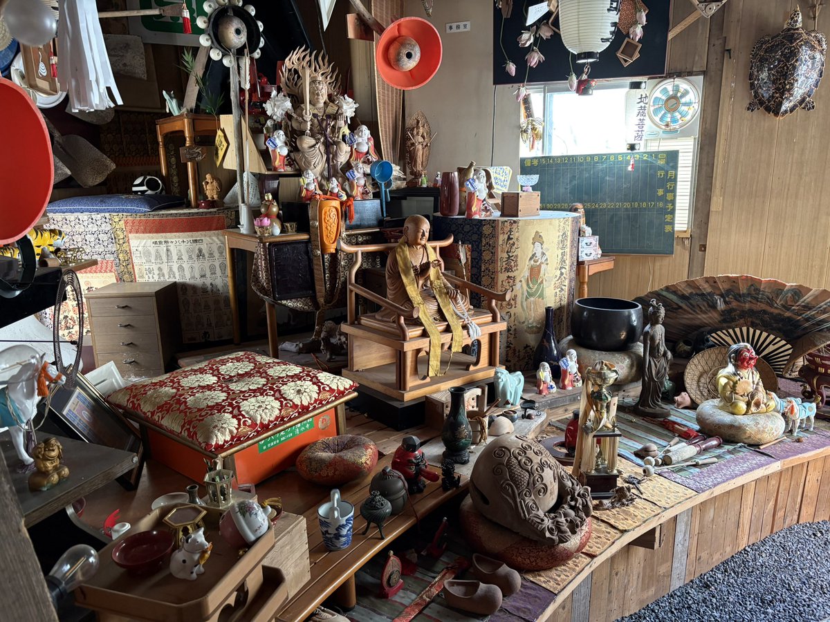 oksumish's tweet photo. 撮影スタッフと巡る 「神社」神戸ロケ地体験ツアーに参加しました⛩️
廃神社→空港シーン場所→ミョンジンの家→獅子ヶ池→丸山駅→祈祷所
廃神社がまだ存在してた😅
普段は行けないロケ地も行けて良かったです😊
ロケ弁が美味しかった😋
メイキング付きDVD📀欲しい🥰
#神戸のとびら 
#ジェジュン https://t.co/Uf6Mj5c9KP