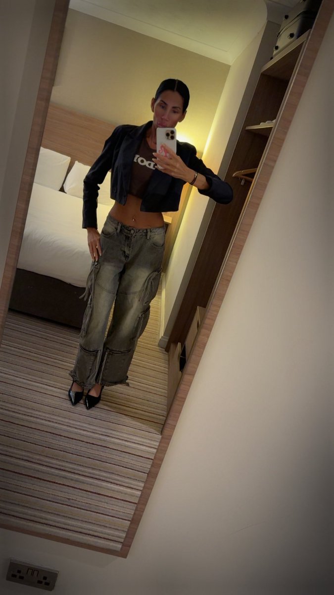 Royalrensensual tweet media