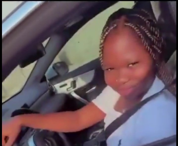 K E L L Y🦎 tweet media