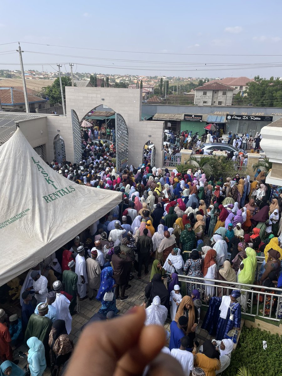 MutMainahhh tweet media