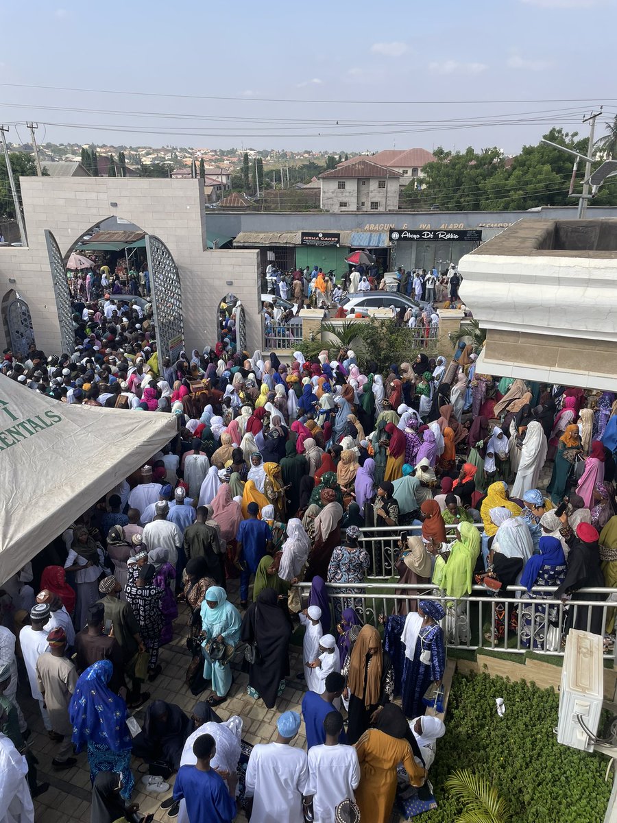 MutMainahhh tweet media