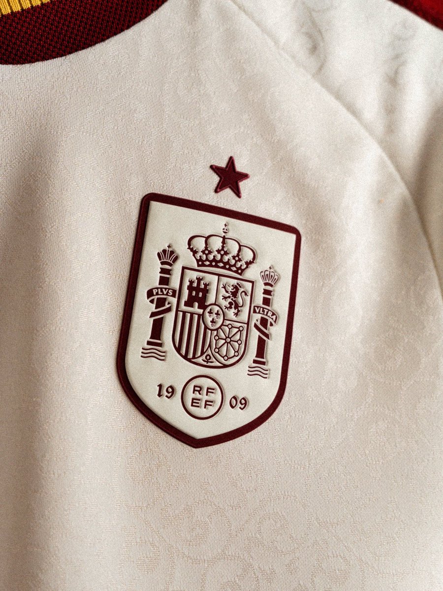 ᴍᴀɴᴜ. tweet media