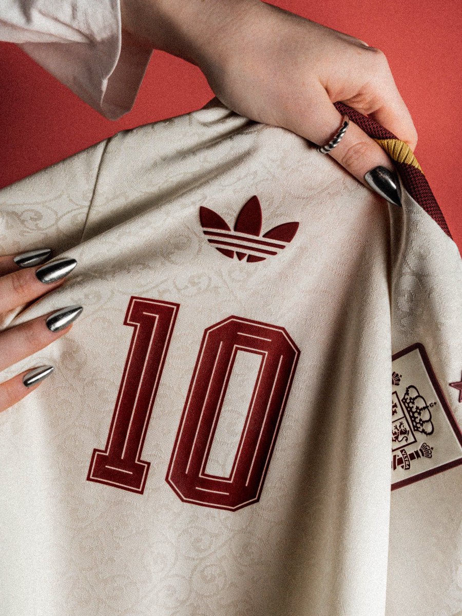 ᴍᴀɴᴜ. tweet media