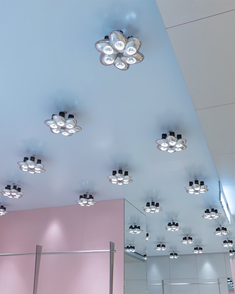 _adererror's tweet image. ADERERROR’s visual narrative and wit, embodied by hyperrealistic objects of a monkey and a bird.

Discover our new retail destination at Galleria WEST.

#ADERERROR #아더에러