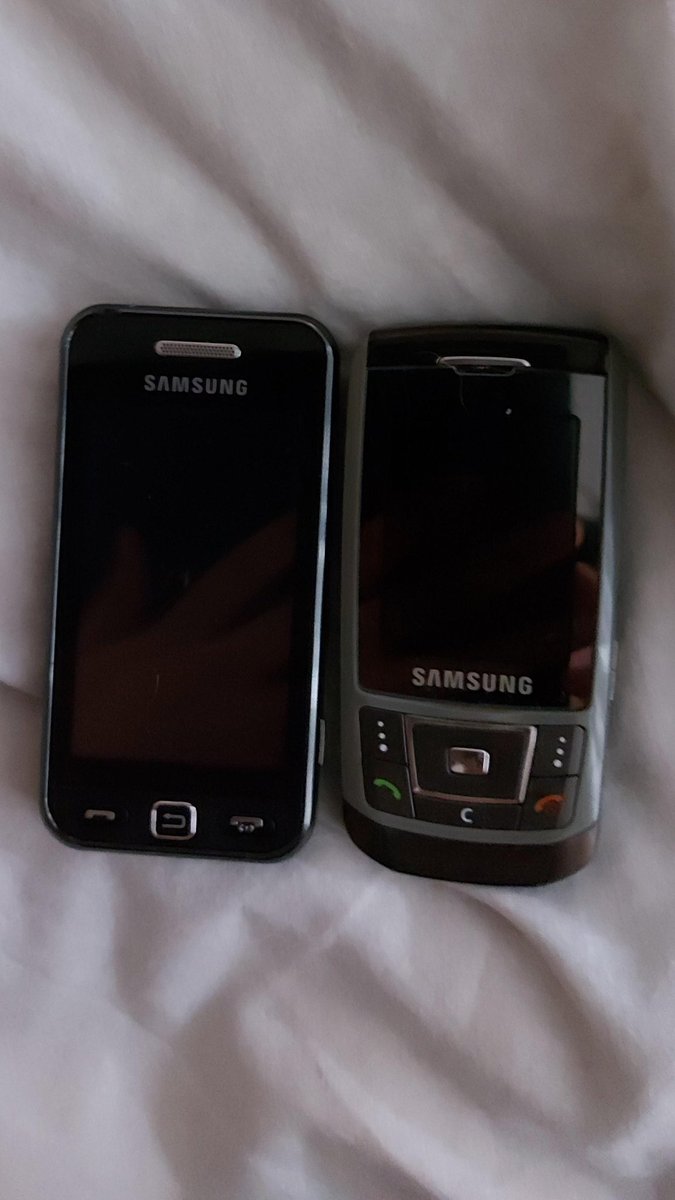 Mich_Shoxen's tweet image. Do these 2 count!? The slide up was my favourite @SamsungMobileSA devices back then 😂😂

#GalaxyS26 #SamsungGalaxy #GalaxyAI