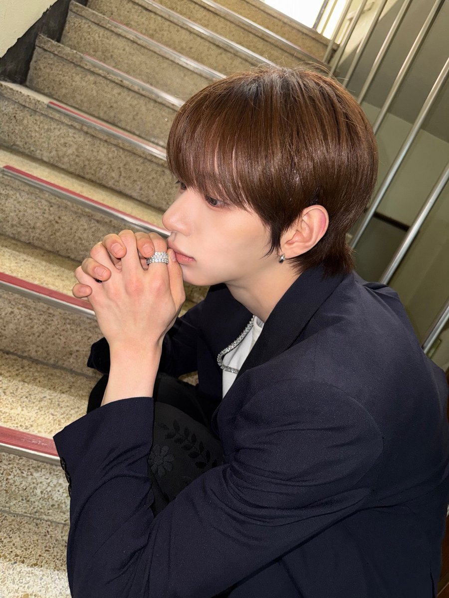 TUNEXX_official's tweet photo. ◡̈⋆*Twenty Somethin' 

#TUNEXX #튜넥스
#Sungjun #성준
#SET_BY_US_ONLY
#내가_살아있다는_증거 https://t.co/ZBm5OD9Juc