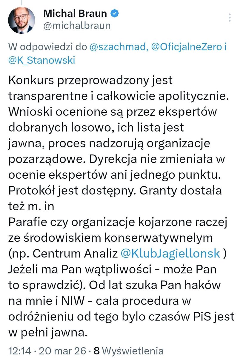 Michał Braun (szef NiW) tłumacząc się, dlaczego jego rządowy instytut  przekazał KODowi 300 tysięcy w dotacjach, postanowił przyrównać ich do Klubu Jagiellońskiego. 🚑🚑🚑

Komuś niezle peron odjechał 🤦🏻‍♂️