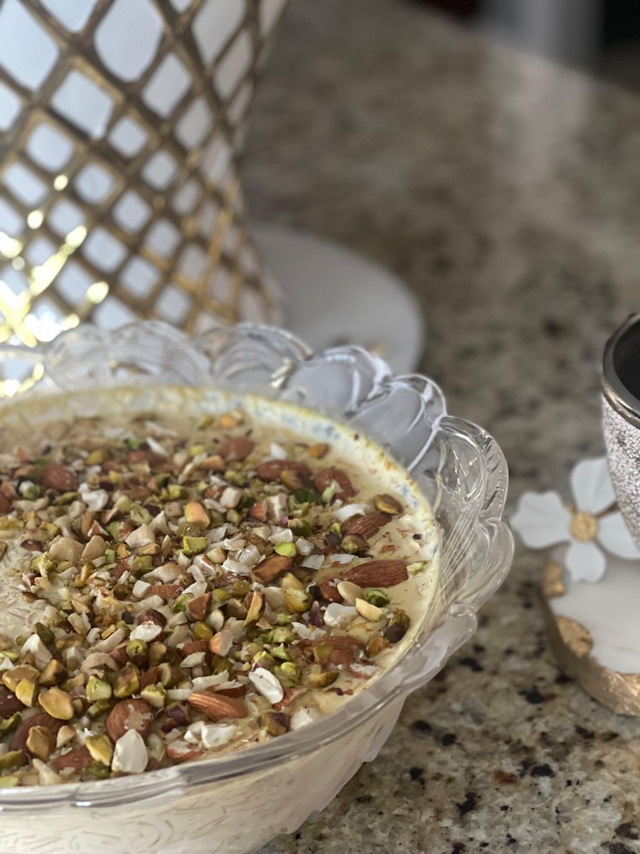 Aajao sheerkhurma tayyar hay