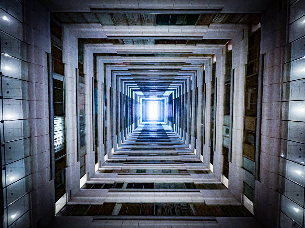 komamasa's tweet image. 廃墟ビルの吹き抜け
#廃墟　#abandoned  #urbex