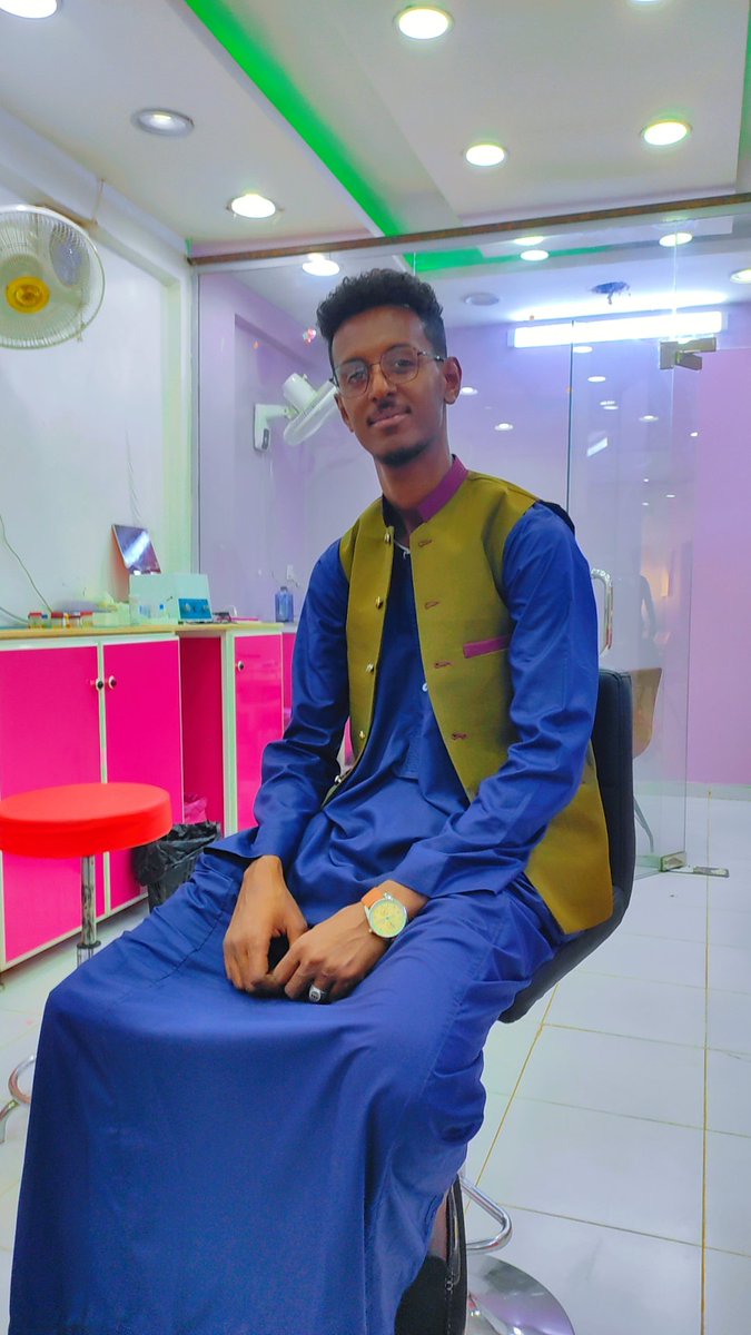 םבםב  tweet media