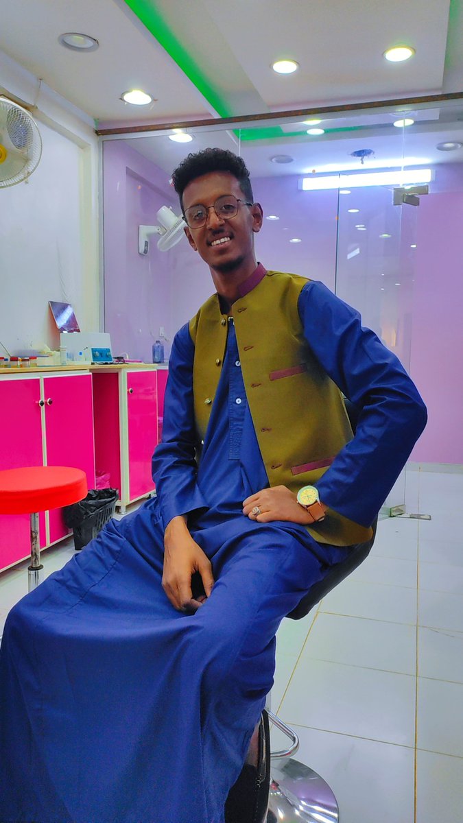 םבםב  tweet media