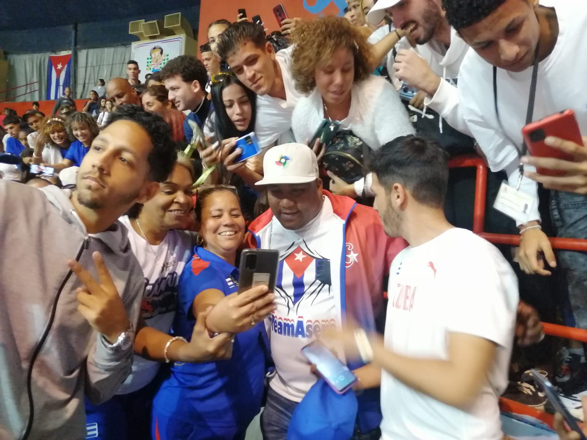 El gran Alfredo Despaigne es uno de los atletas más queridos de la isla. 
#Cuba #CDRCuba #CubaNoSeRinde #AlfredoDespaigne