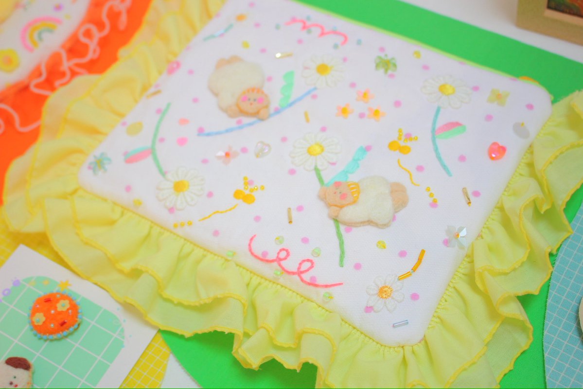 m o ë 🌼 tweet media