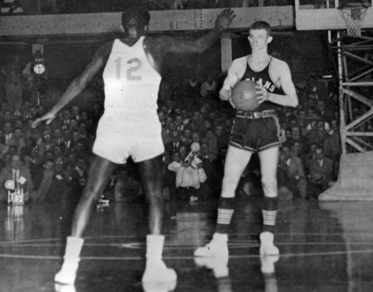 Darren Rovell tweet media