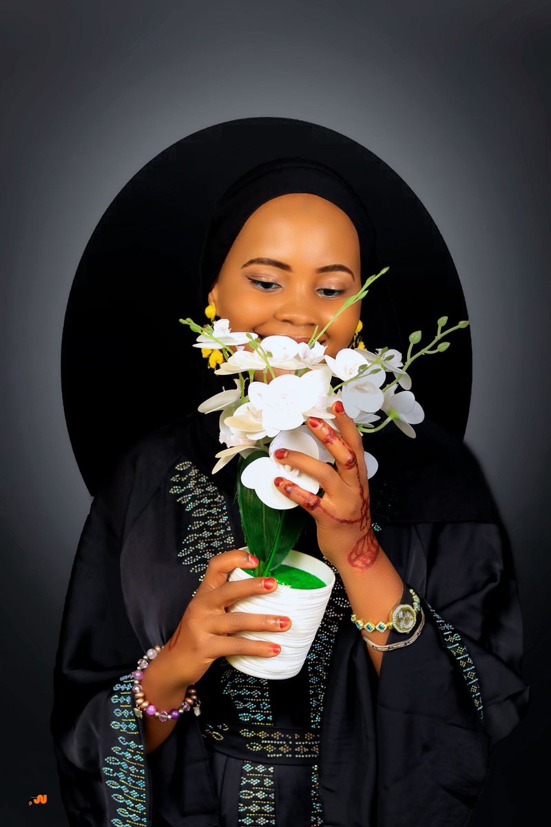 Andy2021_'s tweet photo. @mtnug #RamadanWithMTN

I think she pulled out a massive drip https://t.co/Fjm3WTt78Q