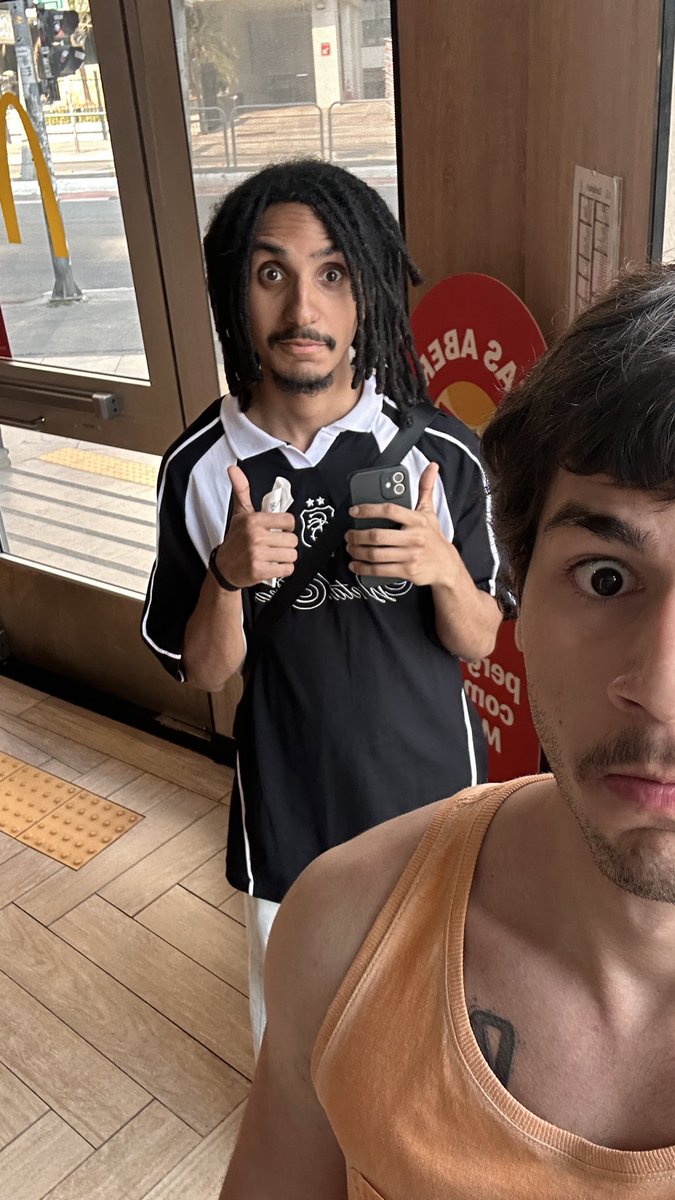 Fotos do dia que saímos pra andar pelo centro de Sp de mãos dadas