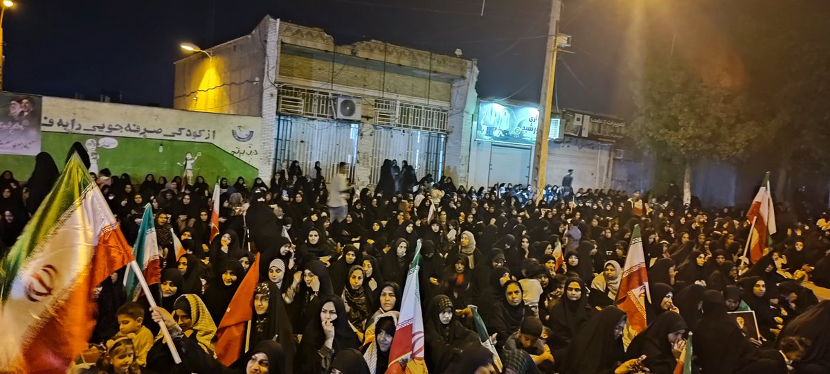 ماه رمضان با همه عظمتش رفت، اما پیامش ماند: ایستادگی و وحدت. فردا عید فطر را در حالی جشن می‌گیریم که داغدار شهداییم، اما تسلیم نیستیم. شب‌ها در خیابان‌ها، دعا و اتحاد را فریاد می‌زنیم تا دشمن بداند ما هستیم. #تا_پای_جان_برای_ایران #لبیک_یا_خامنه_ای #حضور_مقدس