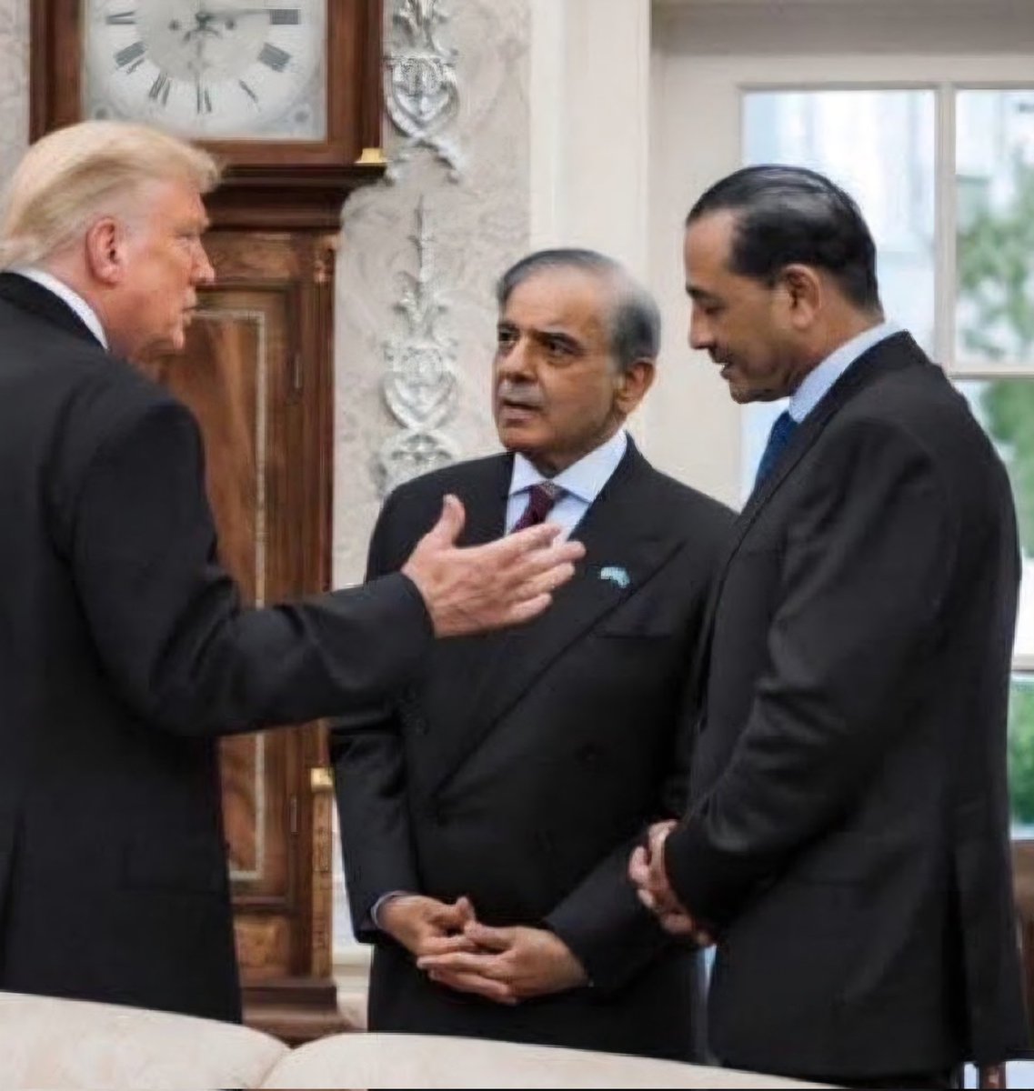 پری زاد tweet media