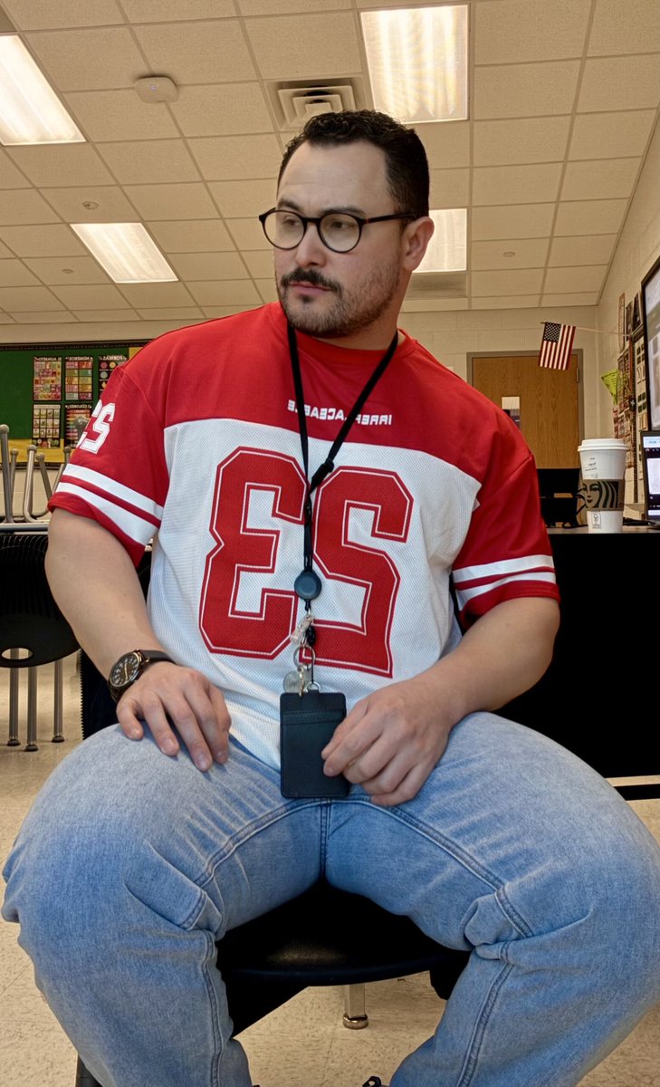 El man del Bigote aquel 😏 tweet media