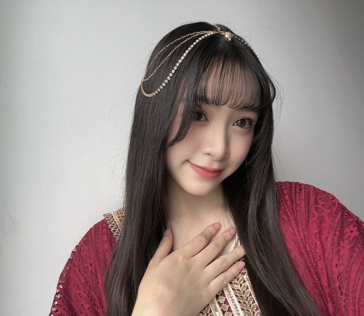 Lily_JKT48's tweet photo. #FriLy terimakasih banyak idn liveunyaa loff!! Selamat beristirahat semuanyaa hehe :D terimakasih sudah menemani lily mencoba berbagai makanan ☝🏻 semangat terus yaa loaff, ditunggu ceritalynya liburannyaaa yaazz, jaga kesehatanyaa semuaa! #NiteLy 💗 aku sekalian mau lanjut nonton bareng animeh dulu HEHEH 😎