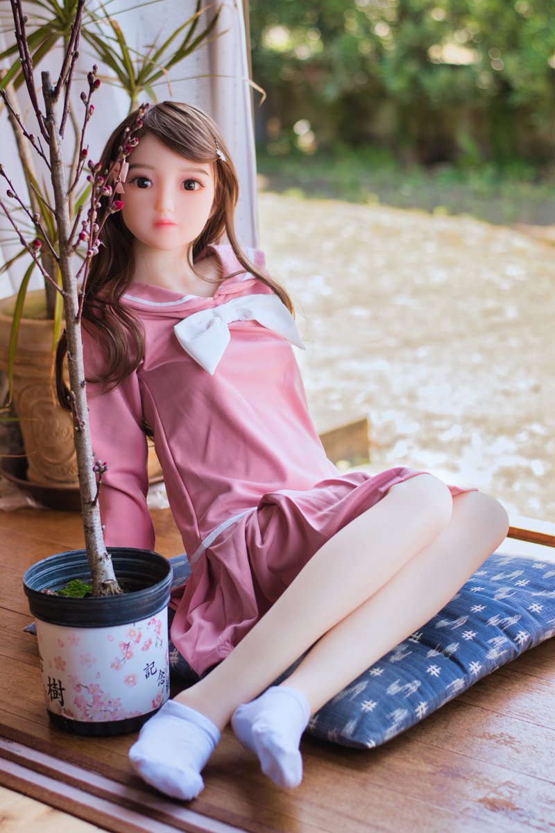 rikunohimegoto's tweet photo. 【第8回ドールプチフォトコンテスト📸】
🗳️投票用ポスト
🏷️エントリーNo.07
🌟Owner:ちゃちゃ
🌟Doll:小桃 #AXBDOLL
フォトタイトル:『小桃と桃のつぼみ』
#KANADOLL #リクひめプチフォトコン8th
(敬称略) https://t.co/1pdYTSP7fY