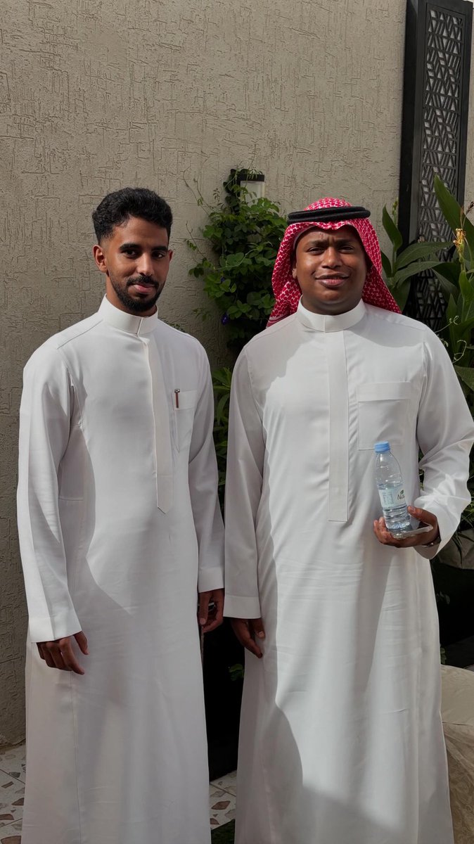 Jallo_24's tweet photo. عساكم من عواده❤️
 #عيد_الفطر_١٤٤٧ه https://t.co/v3AjVO8J7m