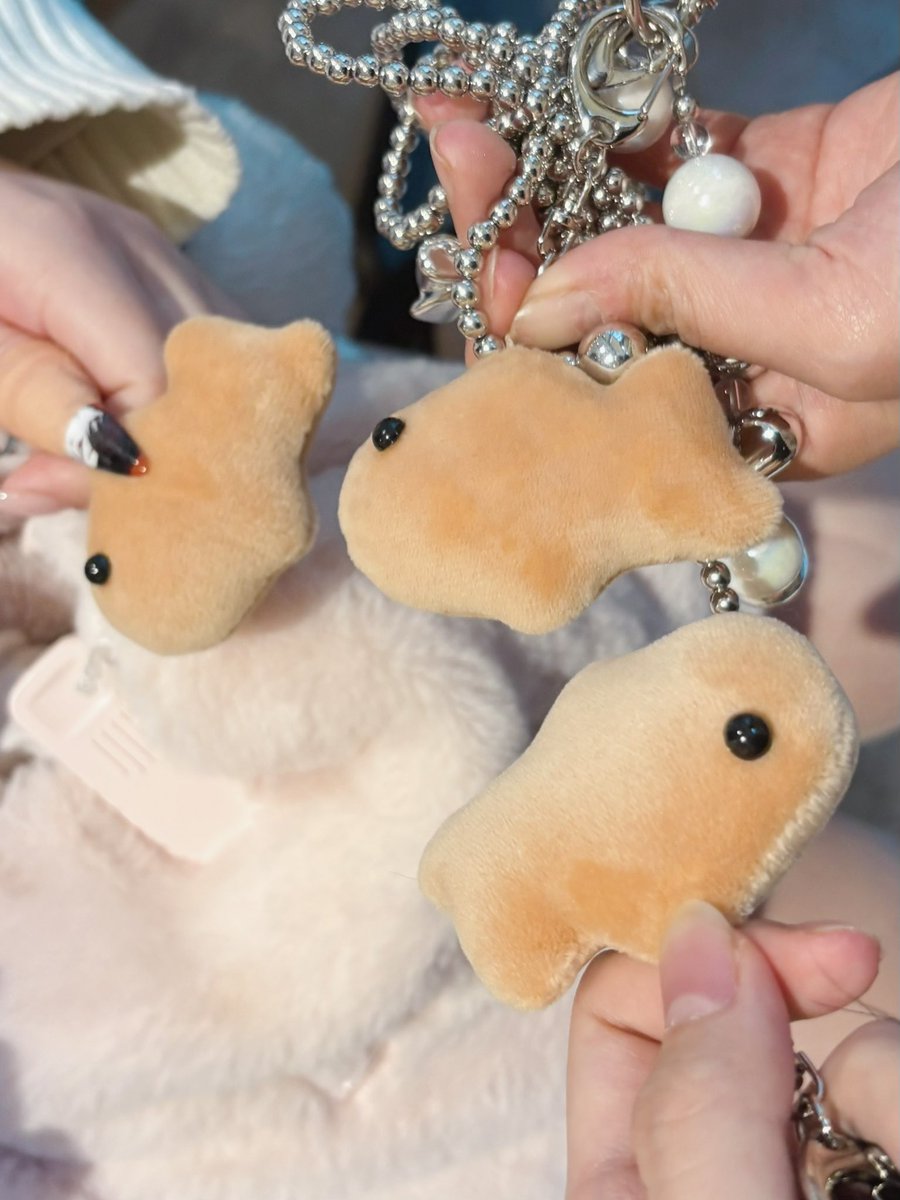 みこと tweet media